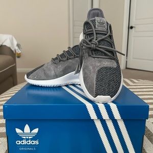 Women NWT Adidas Tubular Shadow Sneakers